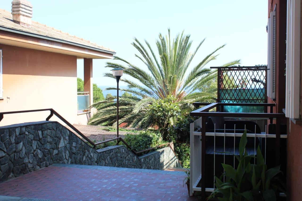 Maison Blanche Varazze Extérieur photo
