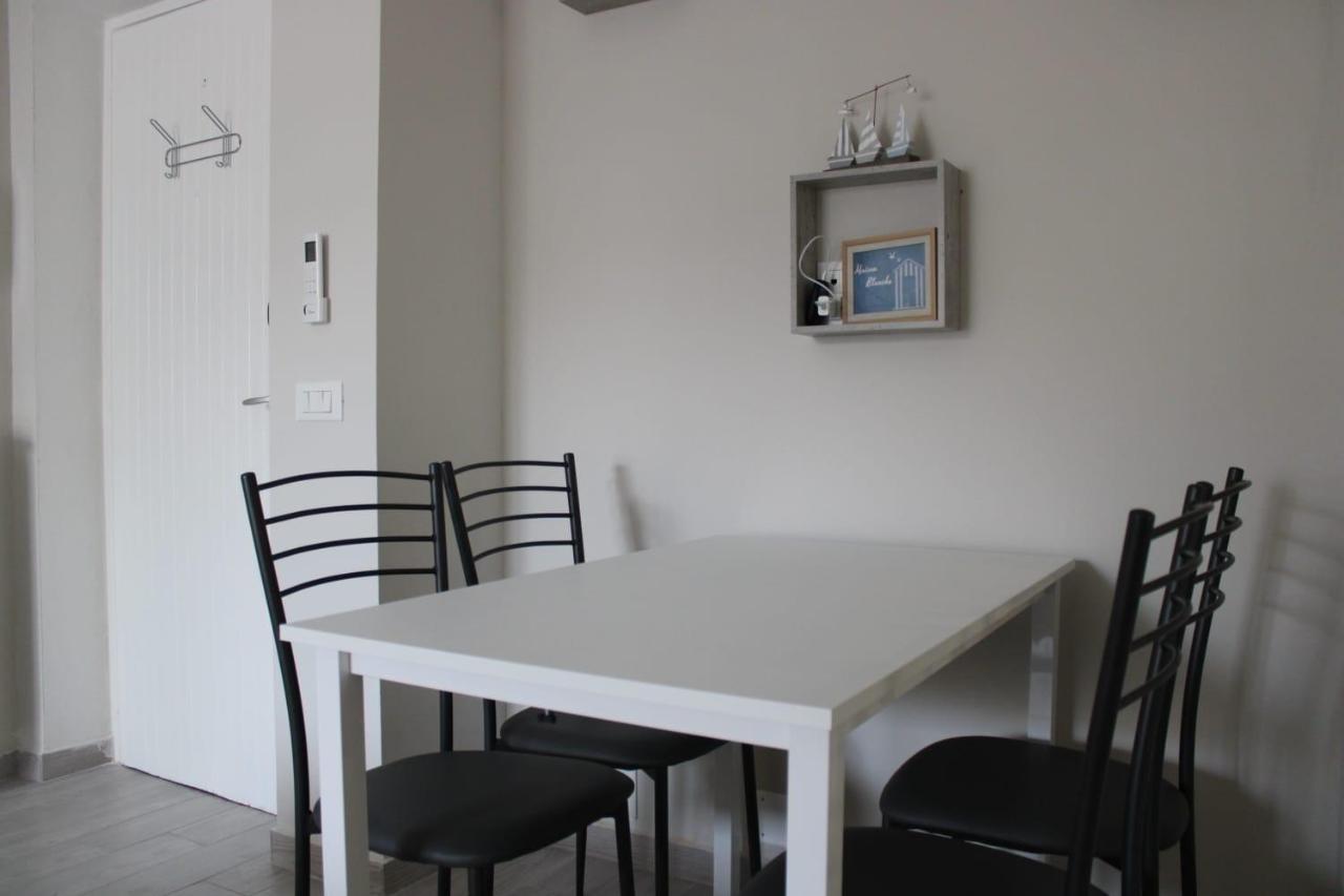 Maison Blanche Varazze Extérieur photo